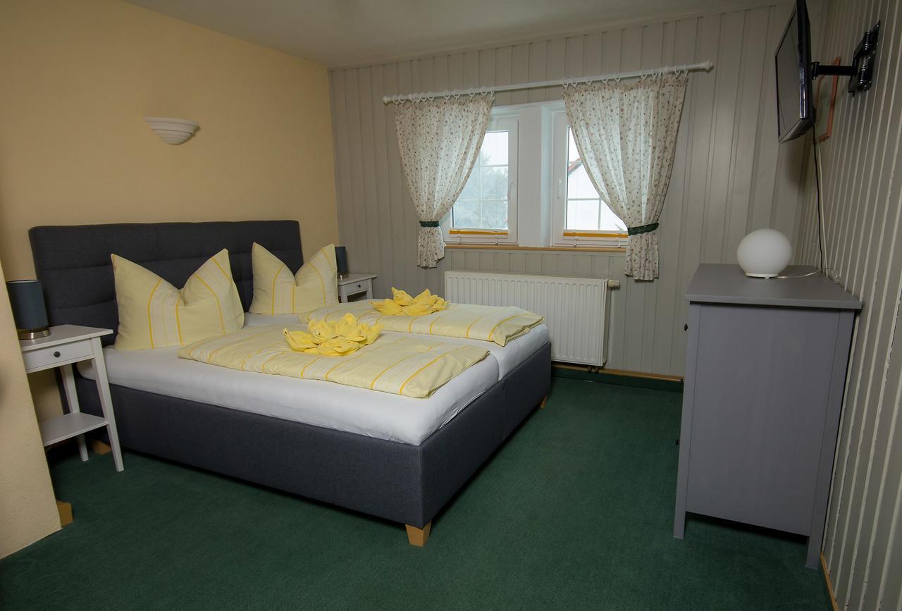 Pension Immergruen Kurort Jonsdorf Exterior foto