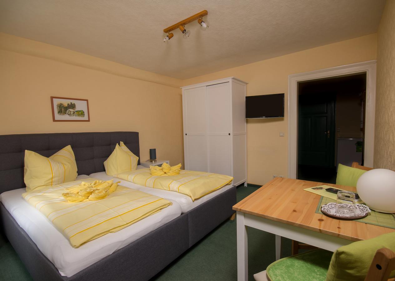 Pension Immergruen Kurort Jonsdorf Exterior foto